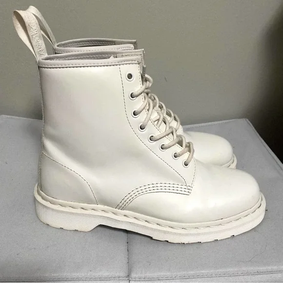 Dr. Martens White Ankle Boots Timeless Style - Picture 2 of 10
